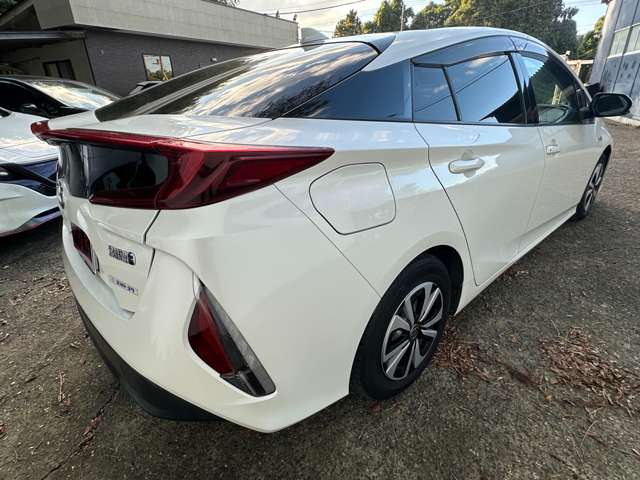トヨタ プリウスＰＨＶ １．８ Ｓ ナビパッケージ H29年 (関東) 99