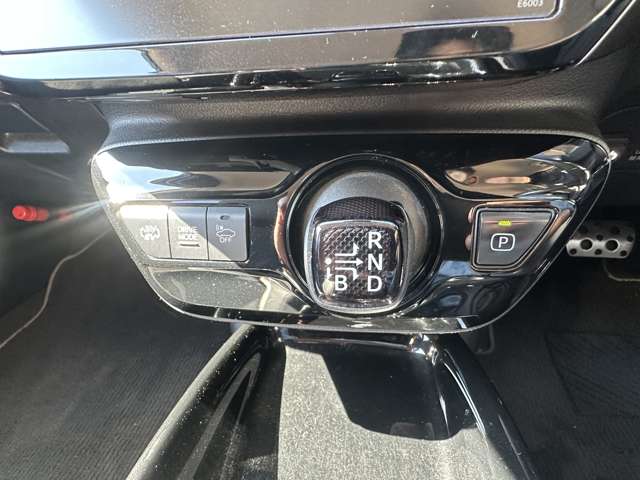 トヨタ プリウスＰＨＶ １．８ Ｓ ナビパッケージ ＧＲ スポーツ R1年 (関東) 99