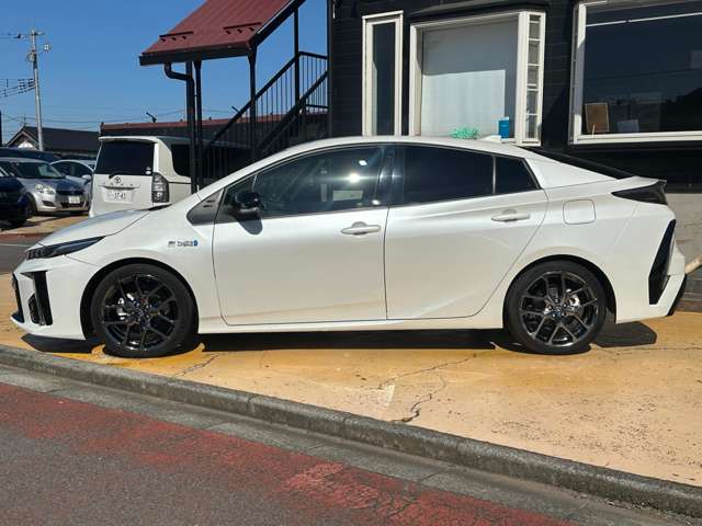 トヨタ プリウスＰＨＶ １．８ Ｓ ナビパッケージ ＧＲ スポーツ R1年 (関東) 99