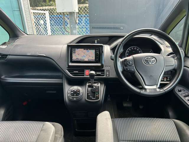 トヨタ ヴォクシー ２．０ ＺＳ 煌 H27年 (近畿) 99