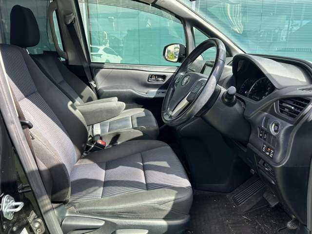 トヨタ ヴォクシー ２．０ ＺＳ 煌 H27年 (近畿) 99