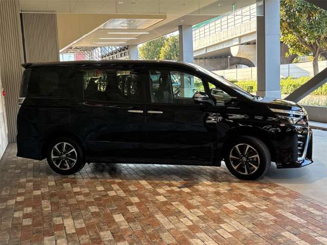 トヨタ ヴォクシー ２．０ ＺＳ 煌ＩＩ R1年 (近畿) 99