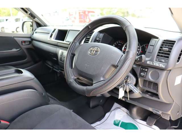 トヨタ ハイエースバン ホワイトハウス R2年 (近畿) 99