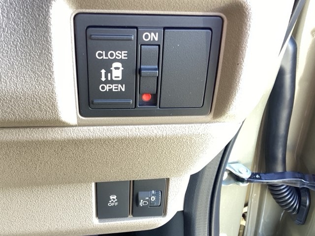 ホンダ Ｎ　ＢＯＸ ジョイ ６６０ ２トーン R8年 (近畿) 99