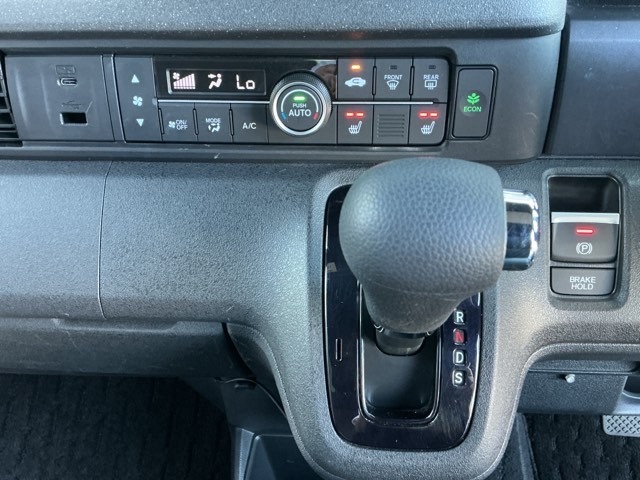 ホンダ Ｎ　ＢＯＸ カスタム ６６０ スロープ R5年 (近畿) 99