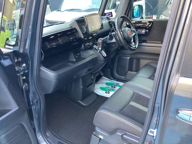 ホンダ Ｎ　ＢＯＸ カスタム ６６０ Ｌ ターボ R4年 (関東) 99