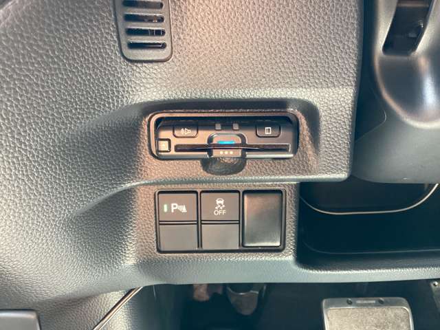 ホンダ Ｎ　ＢＯＸ カスタム ６６０ Ｌ ターボ R4年 (関東) 99