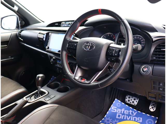 トヨタ ハイラックス ２．４ Ｚ ＧＲスポーツ ディーゼルターボ ４ＷＤ R5年 (関東) 99