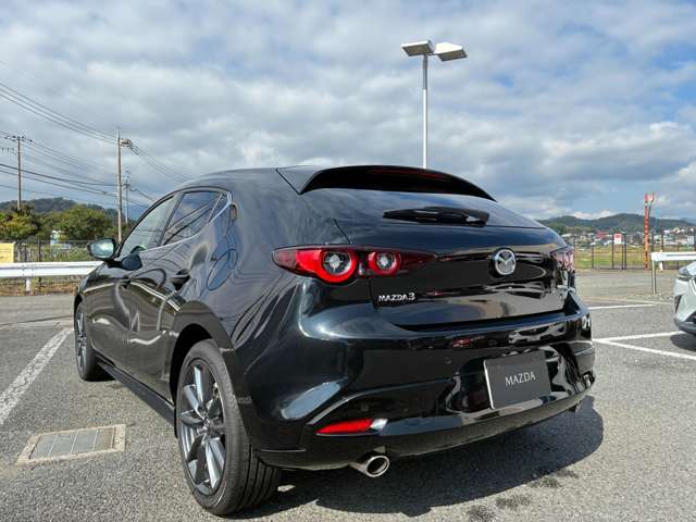 マツダ ＭＡＺＤＡ３　ファストバック ２．０ ２０Ｓ ツーリング R7年 (関東) 99