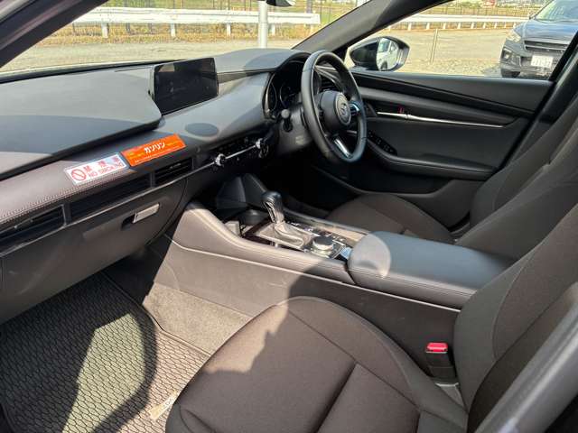 マツダ ＭＡＺＤＡ３　ファストバック ２．０ ２０Ｓ ツーリング R7年 (関東) 99