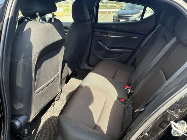 マツダ ＭＡＺＤＡ３　ファストバック ２．０ ２０Ｓ ツーリング R7年 (関東) 99