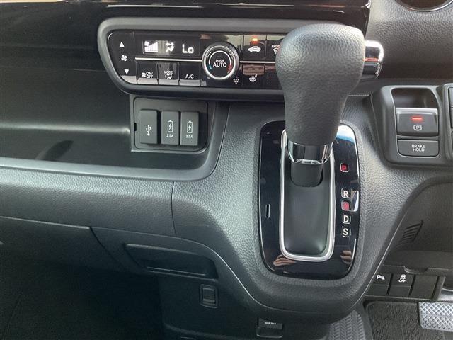 ホンダ Ｎ　ＢＯＸ カスタム ６６０ Ｌ R4年 (東海) 99