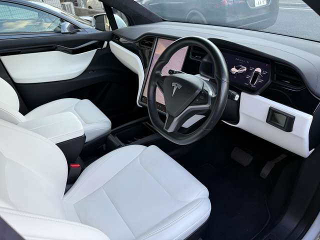 テスラ モデルＸ ロングレンジ ＡＷＤ ６人乗リ R2年 (東海) 99