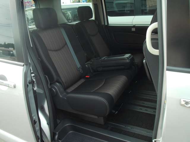 日産 セレナ ２．０ ハイウェイスター Ｖセレクション＋ＳＡＦＥＴＹＩＩ Ｓ－ＨＹＢＲＩＤ H27年 (関東) 99