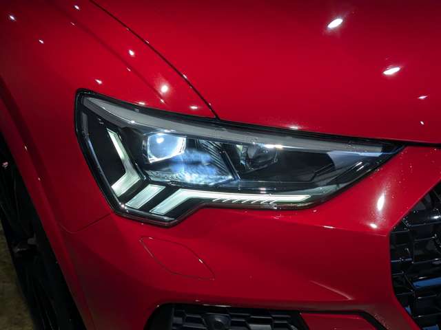 アウディ ＲＳ　Ｑ３　スポーツバック ２．５ ４ＷＤ R3年 (関東) 99