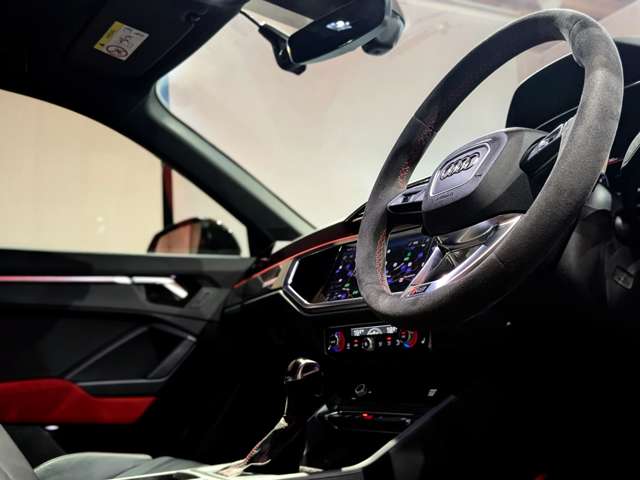 アウディ ＲＳ　Ｑ３　スポーツバック ２．５ ４ＷＤ R3年 (関東) 99