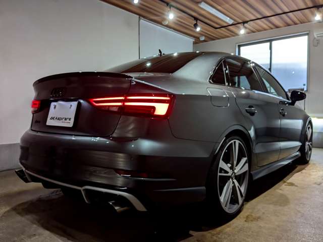 アウディ ＲＳ３　セダン ２．５ ４ＷＤ H30年 () 99