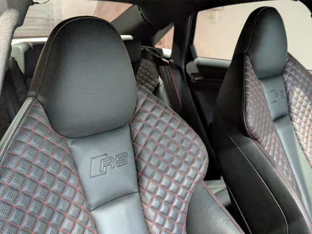 アウディ ＲＳ３　セダン ２．５ ４ＷＤ H30年 () 99