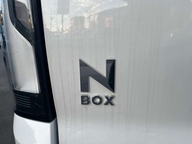 ホンダ Ｎ　ＢＯＸ カスタム ６６０ R8年 () 99