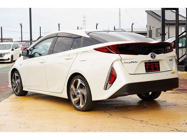 トヨタ プリウスＰＨＶ １．８ Ａ H29年 (関東) 99