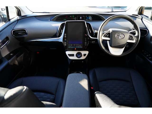 トヨタ プリウスＰＨＶ １．８ Ａ H29年 (関東) 99