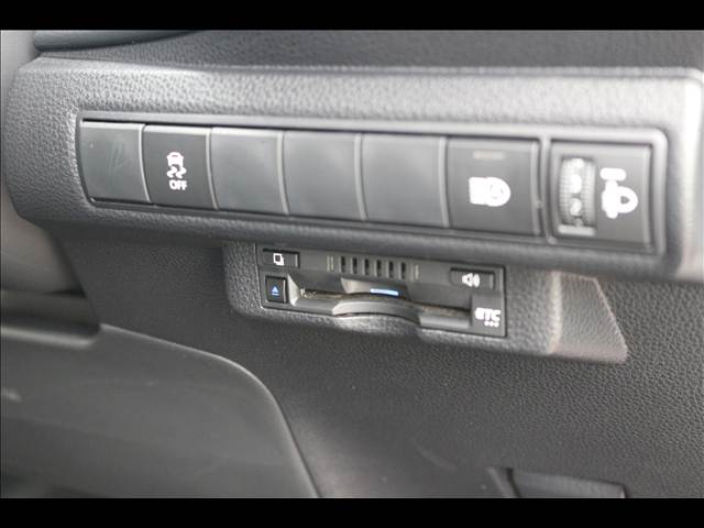 トヨタ カローラ　ツーリング ＨＹＢＲＩＤ Ｓ R4年 (関東) 99