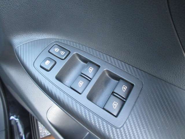 三菱 エクリプス　クロス　ＰＨＥＶ ＰＨＥＶ ２．４ Ｐ ４ＷＤ R3年 (関東) 99