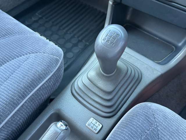 スバル レガシィセダン ２．０ ＴＺ ４ＷＤ H2年 () 99