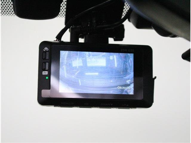 トヨタ プリウス １．８ Ｓ Ｅ－ＦＯＵＲ ４ＷＤ H28年 (北海道) 99