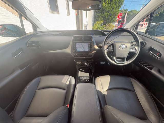 トヨタ プリウス １．８ Ａ ツーリングセレクション ブラックエディション R4年 (九州・沖縄) 99