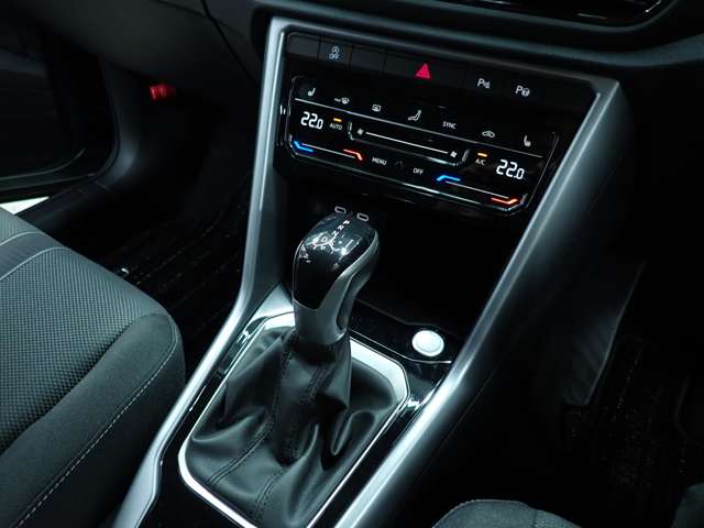 フォルクスワーゲン Ｔ－ＲＯＣ ＴＳＩ アクティブ マイスターヴェルク R8年 () 99