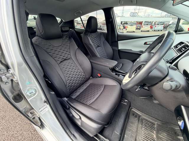 トヨタ プリウスＰＨＶ １．８ Ｓ H29年 (東北) 99