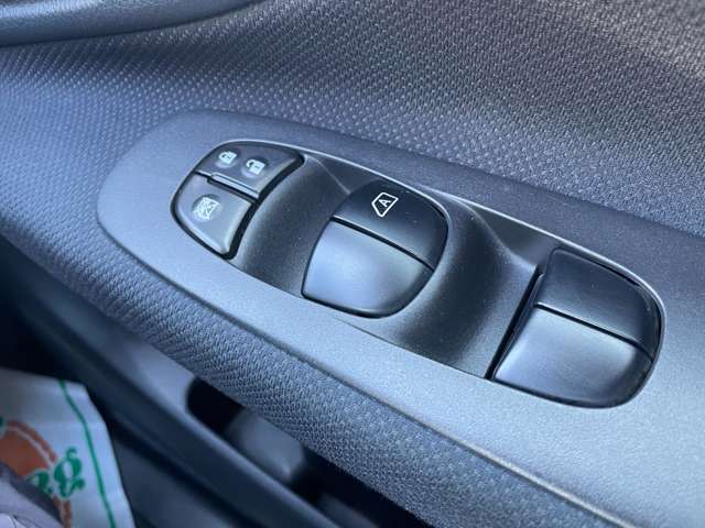 日産 セレナ ２．０ ハイウェイスター Ｓ－ＨＹＢＲＩＤ H25年 (関東) 99