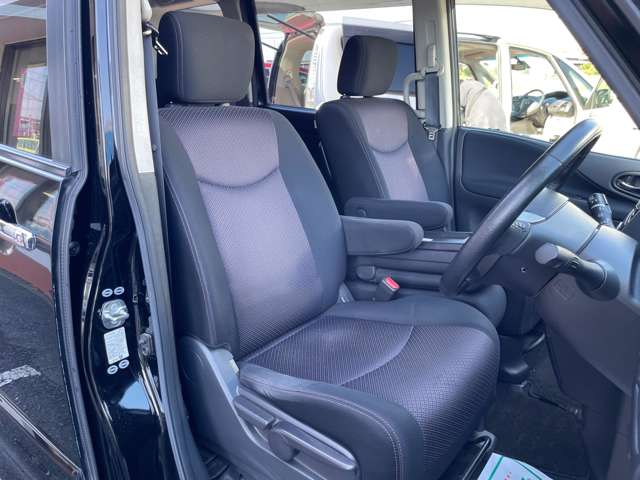 日産 セレナ ２．０ ハイウェイスター Ｓ－ＨＹＢＲＩＤ H25年 (関東) 99