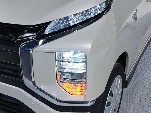 三菱 ｅＫクロス　ＥＶ Ｇ R4年 () 99