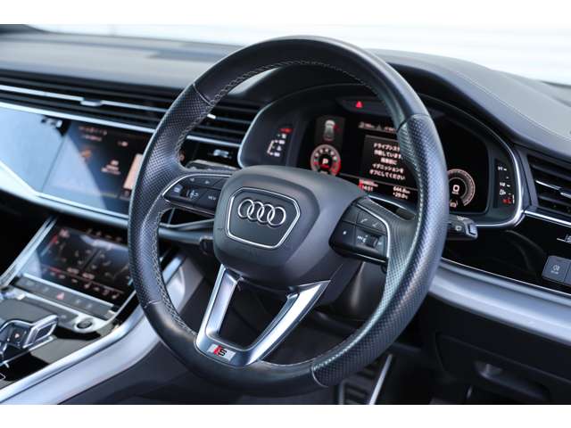 アウディ Ｑ８ ５５ ＴＦＳＩ クワトロ Ｓライン ４ＷＤ R3年 (東海) 99