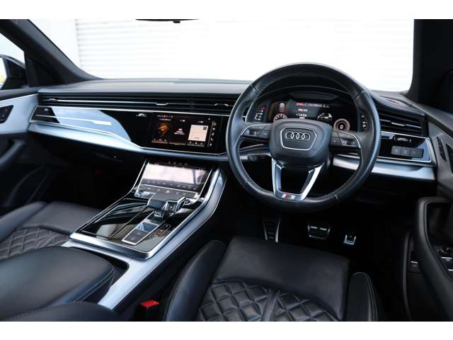 アウディ Ｑ８ ５５ ＴＦＳＩ クワトロ Ｓライン ４ＷＤ R3年 (東海) 99
