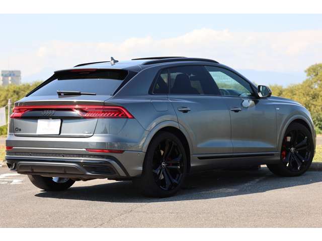 アウディ Ｑ８ ５５ ＴＦＳＩ クワトロ Ｓライン ４ＷＤ R3年 (東海) 99