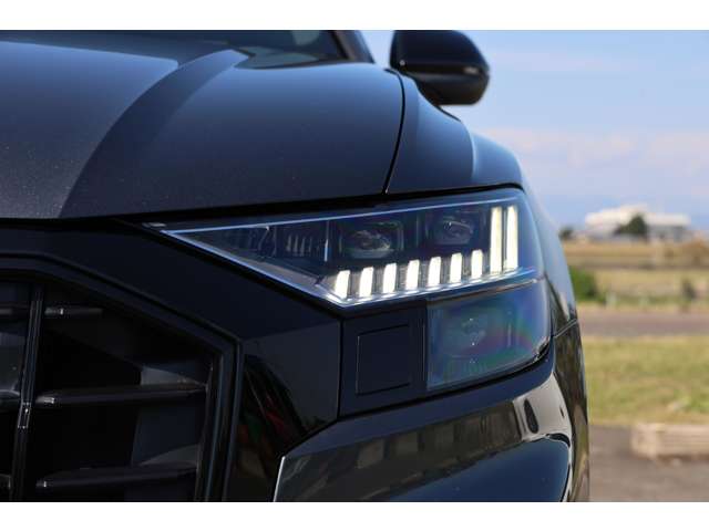 アウディ Ｑ８ ５５ ＴＦＳＩ クワトロ Ｓライン ４ＷＤ R3年 (東海) 99