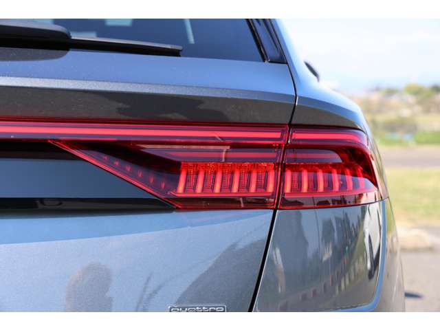 アウディ Ｑ８ ５５ ＴＦＳＩ クワトロ Ｓライン ４ＷＤ R3年 (東海) 99