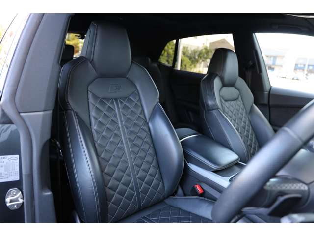 アウディ Ｑ８ ５５ ＴＦＳＩ クワトロ Ｓライン ４ＷＤ R3年 (東海) 99