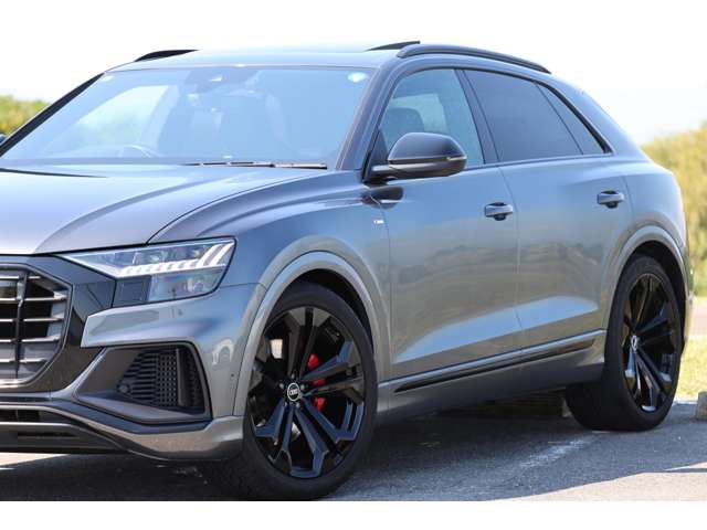 アウディ Ｑ８ ５５ ＴＦＳＩ クワトロ Ｓライン ４ＷＤ R3年 (東海) 99
