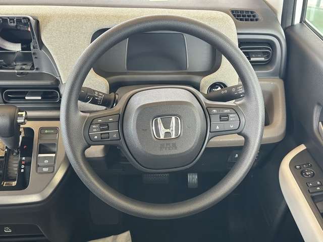 ホンダ フリード　ハイブリッド １．５ Ｅ：ＨＥＶ エアー R8年 (東海) 99