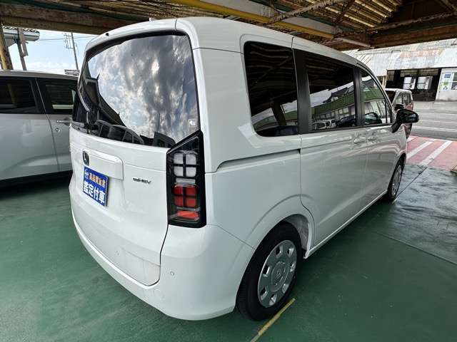 ホンダ フリード　ハイブリッド １．５ Ｅ：ＨＥＶ エアー R8年 (東海) 99