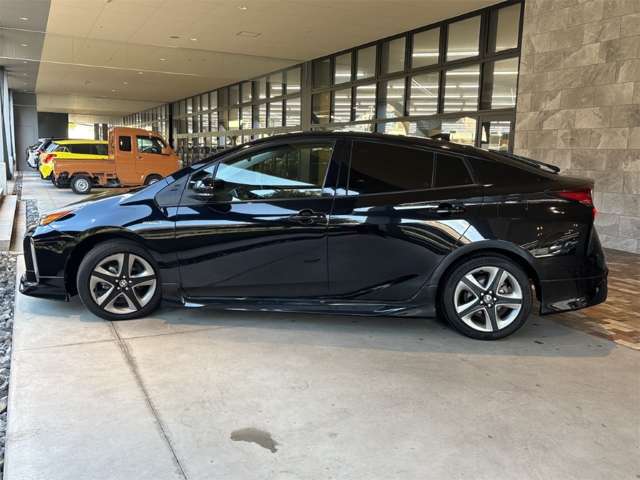 トヨタ プリウス １．８ Ｓ ツーリングセレクション R1年 (近畿) 99
