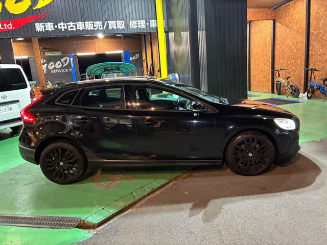 ボルボ Ｖ４０クロスカントリー Ｄ４ モメンタム ディーゼルターボ H29年 (近畿) 99