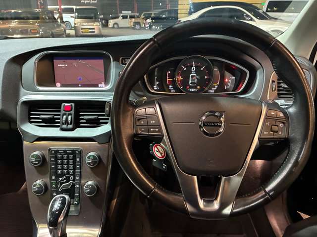 ボルボ Ｖ４０クロスカントリー Ｄ４ モメンタム ディーゼルターボ H29年 (近畿) 99