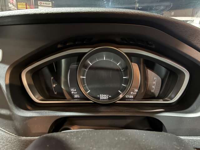 ボルボ Ｖ４０クロスカントリー Ｄ４ モメンタム ディーゼルターボ H29年 (近畿) 99
