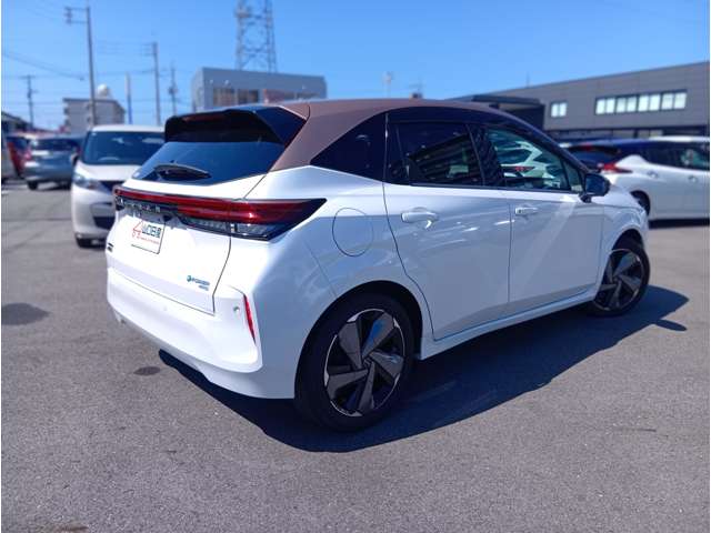 日産 ノートオーラ １．２ Ｇ ＦＯＵＲ レザーエディション ４ＷＤ R5年 (中国) 99