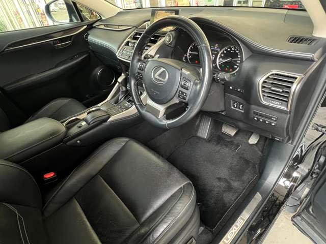 レクサス ＮＸ２００ｔ ２００Ｔ バージョンＬ ４ＷＤ H26年 (東海) 99